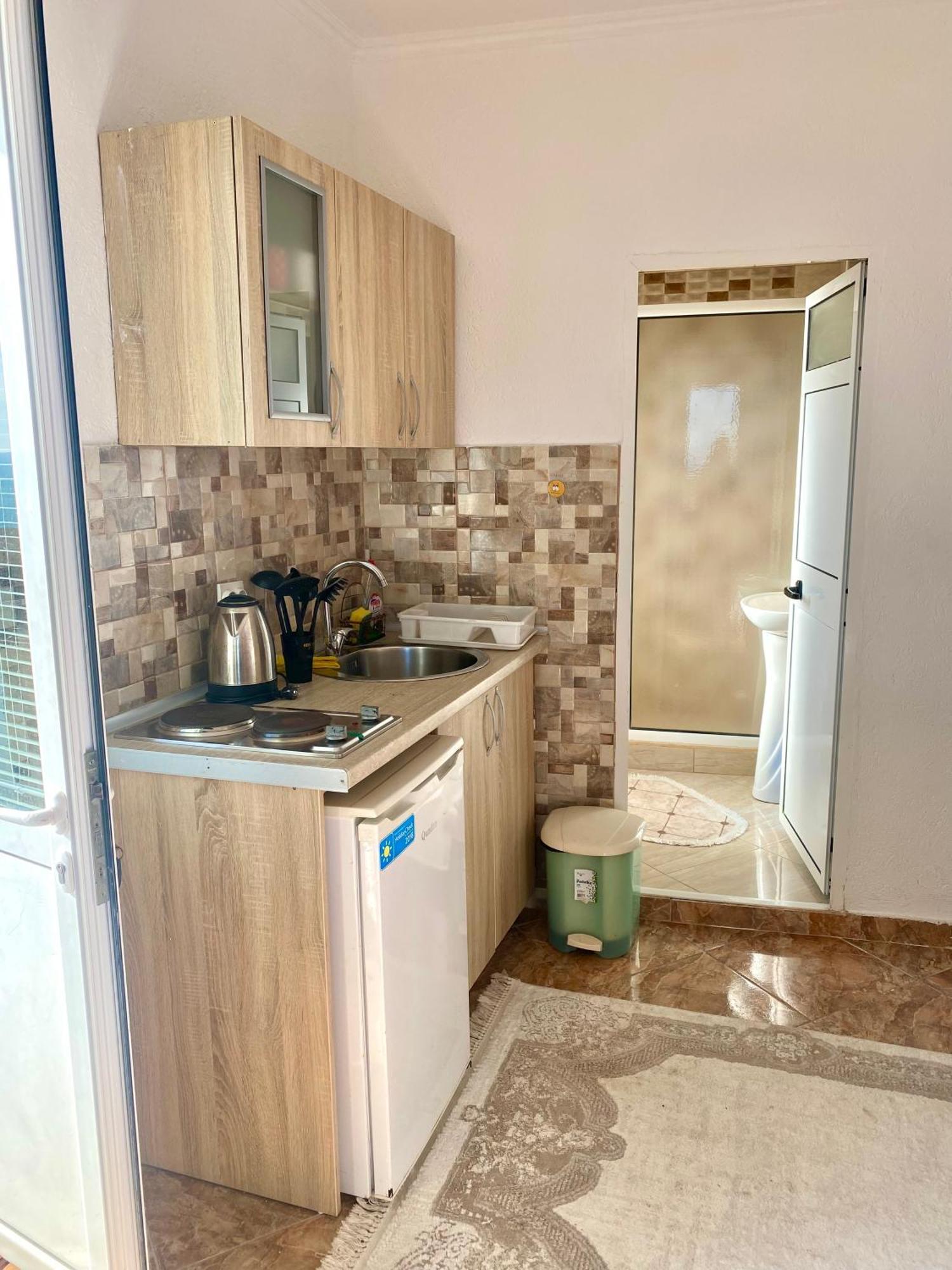 Apartments Zuto Ulcinj Exterior photo