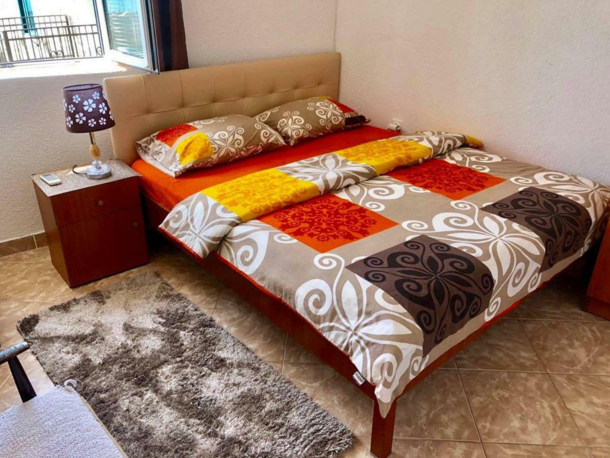 Apartments Zuto Ulcinj Exterior photo